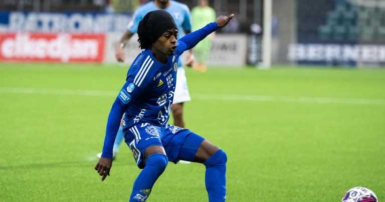 Le joueur haitien Ronaldo Damus jouant pour le GIF Sundsvall