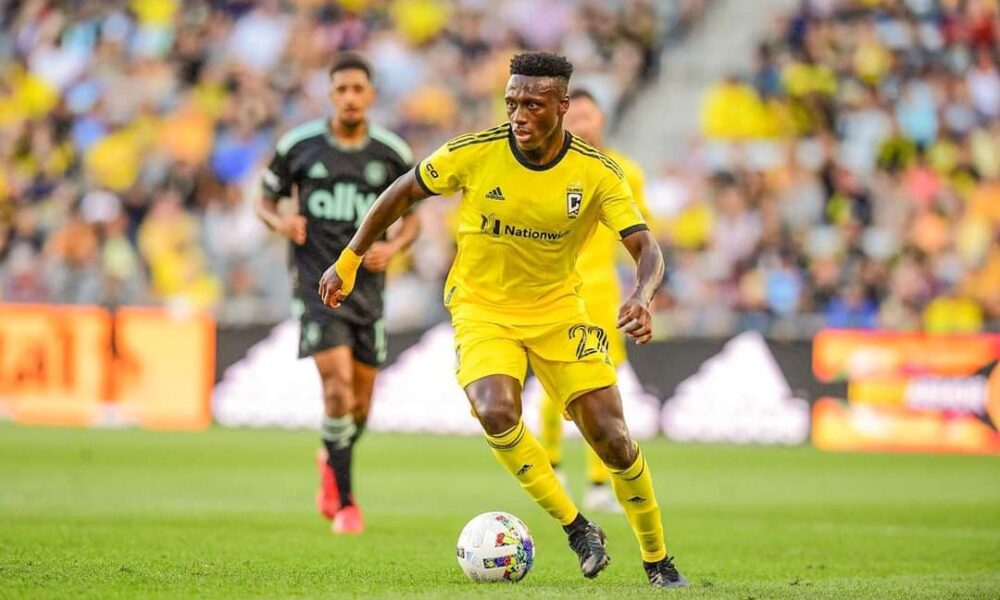 Derrick Etienne Jr. balle aux pieds sous les couleurs du Columbus Crew