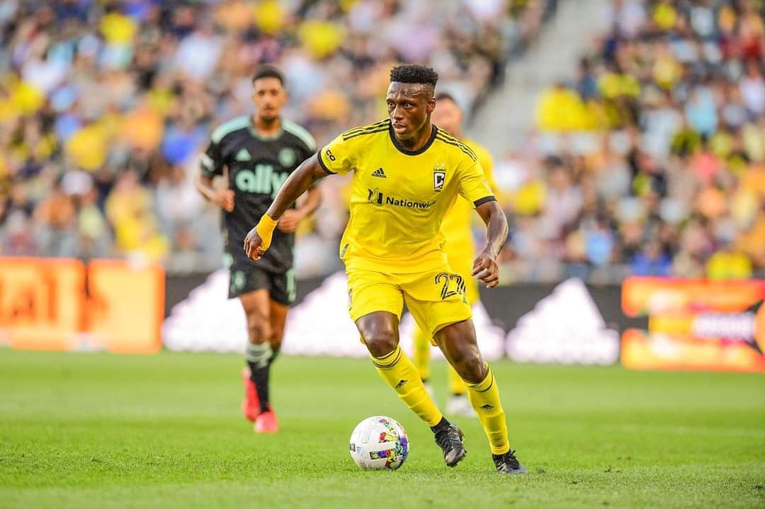 Derrick Etienne Jr. balle aux pieds sous les couleurs du Columbus Crew