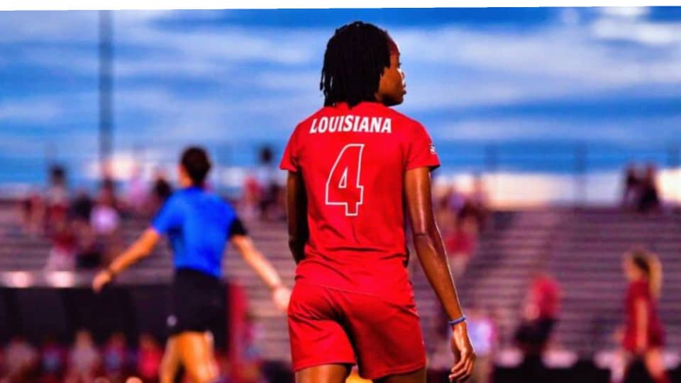 Ruthny Mathurin vue de dos avec le maillot de Louisiana Ragin'Cajuns