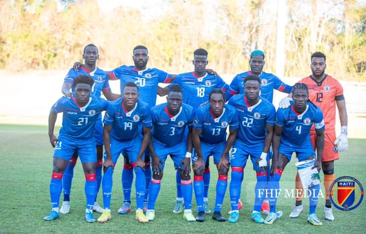 La selection haitienne de Football pose pour une photo d'avant-match.