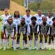 Les joueuses haitiennes posent pour la photo d'avant-match